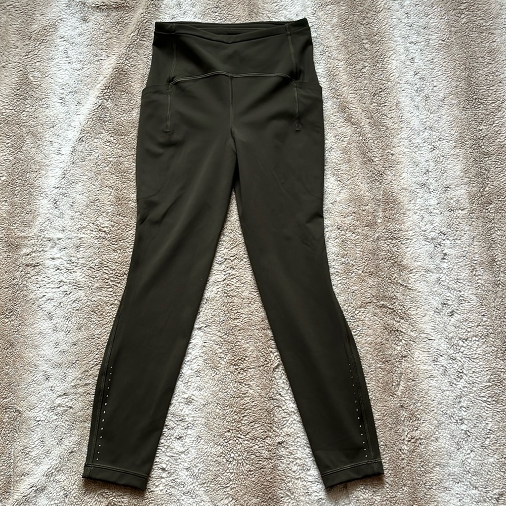 NWOT Lululemon leggings size 4